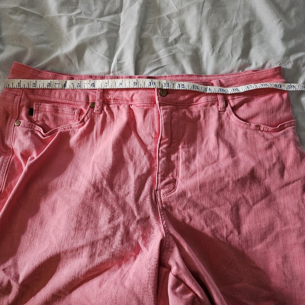 Judy Blue Garment Dyed Pink Cropped Jeans Size 20W - Picture 4 of 8